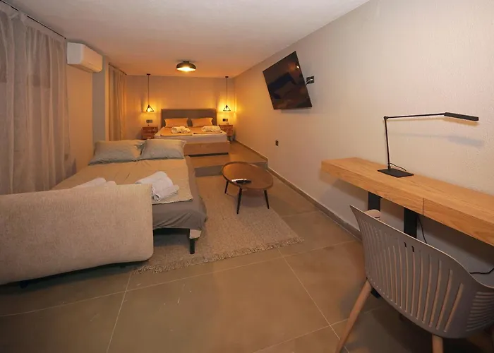 Case de vacanță Elifourka - Seaside Luxury - 170m To The - Power Onsite For Electric Vehicle